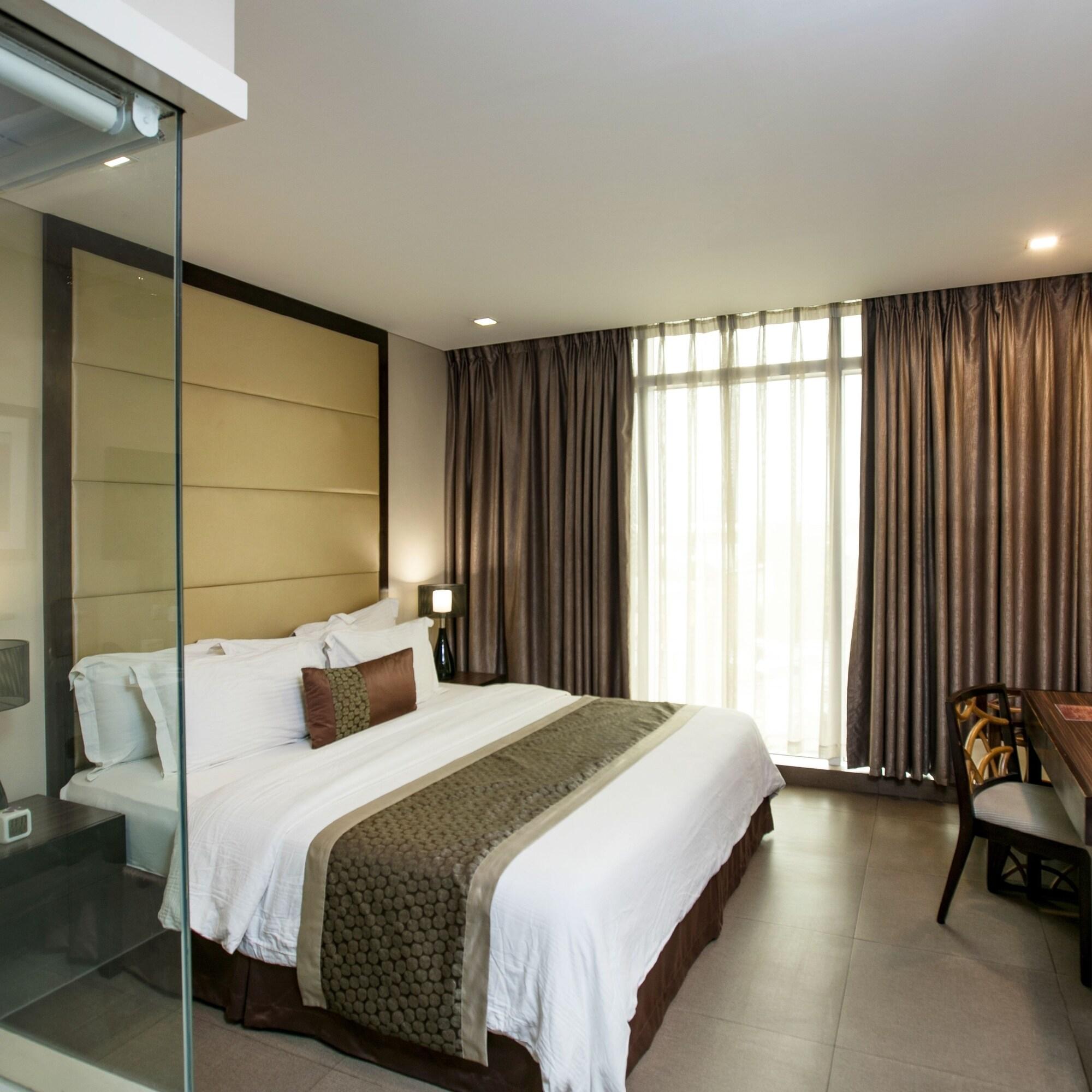 Goldberry Suites & Hotel Mactan Мактан Екстер'єр фото
