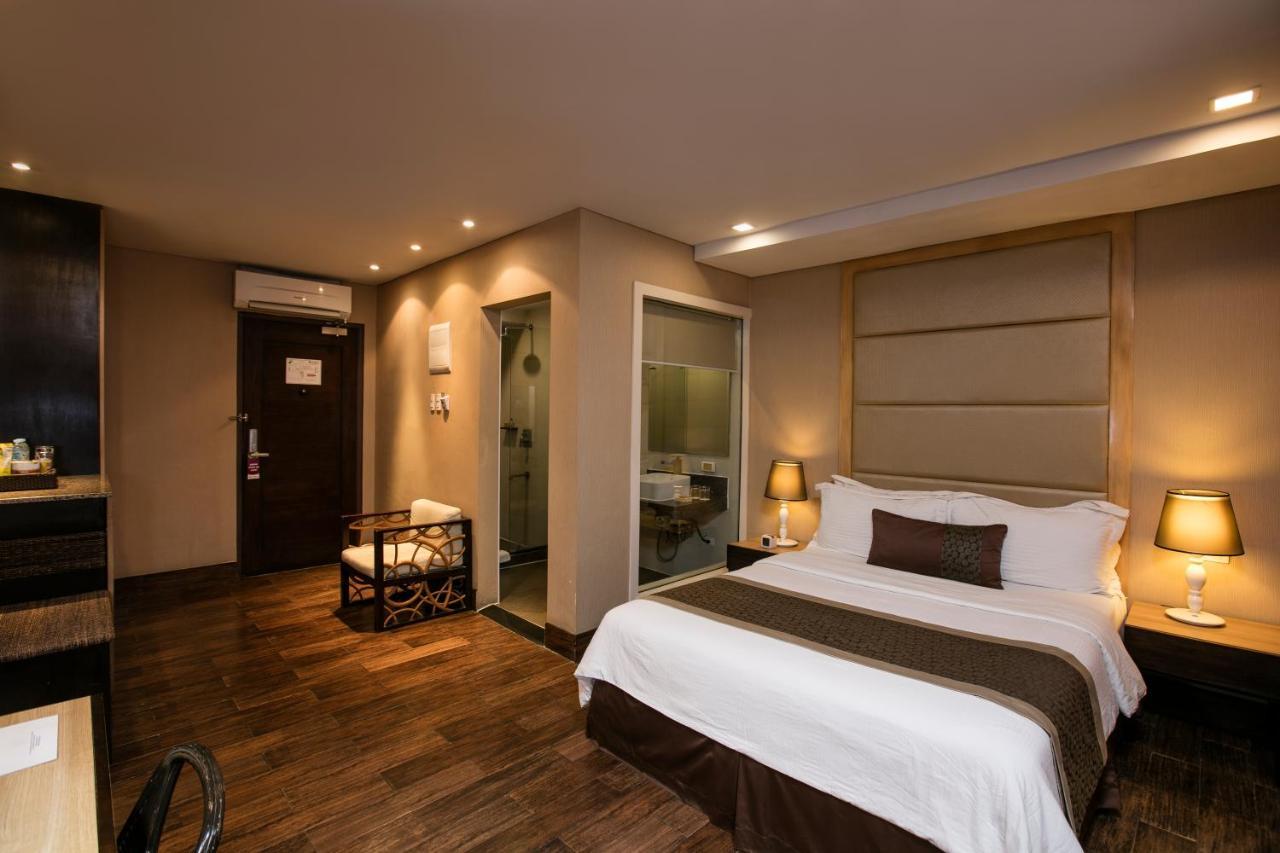 Goldberry Suites & Hotel Mactan Мактан Екстер'єр фото